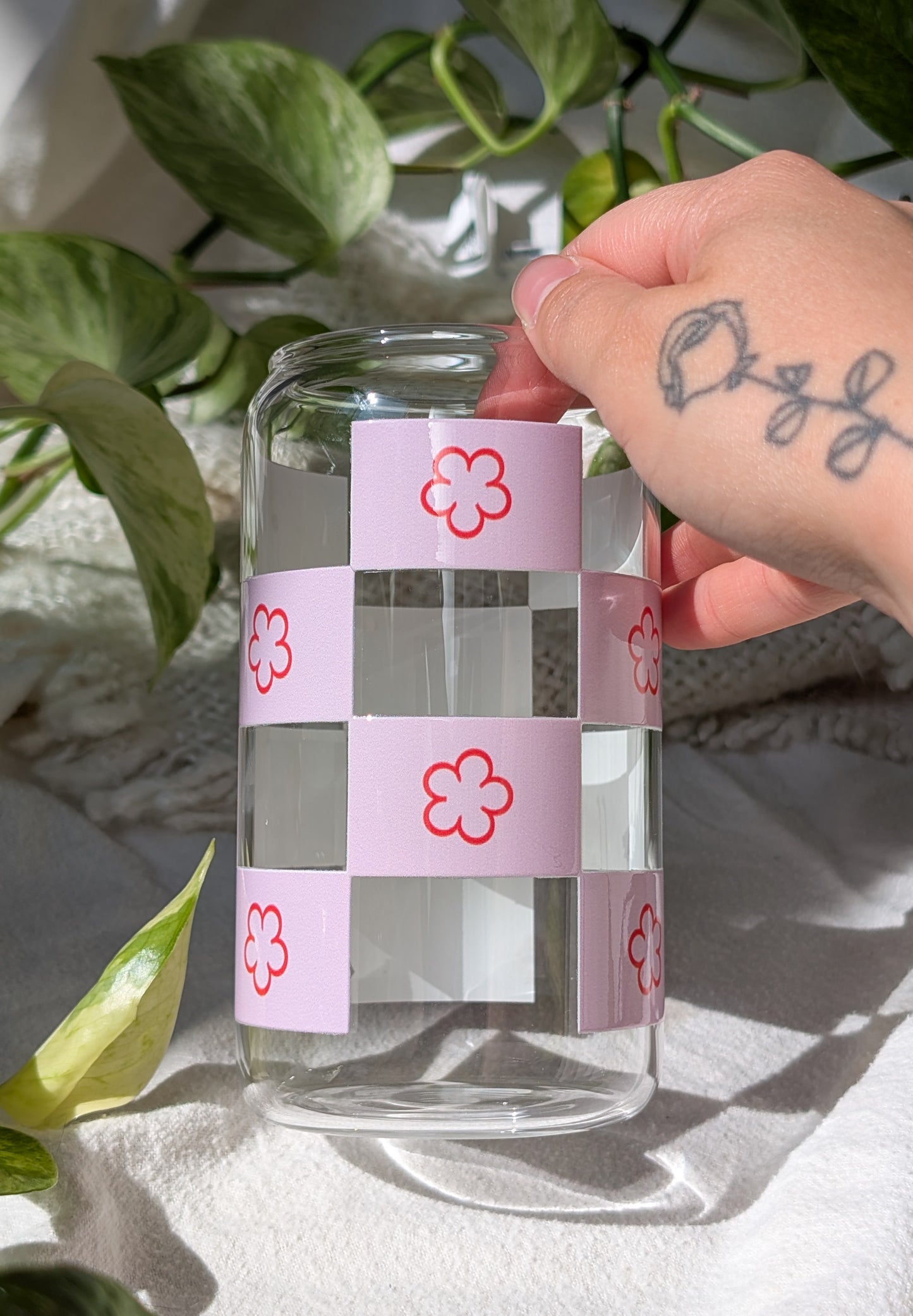 Modèle FLEURS À CARREAUX * Verre avec couvercle et paille