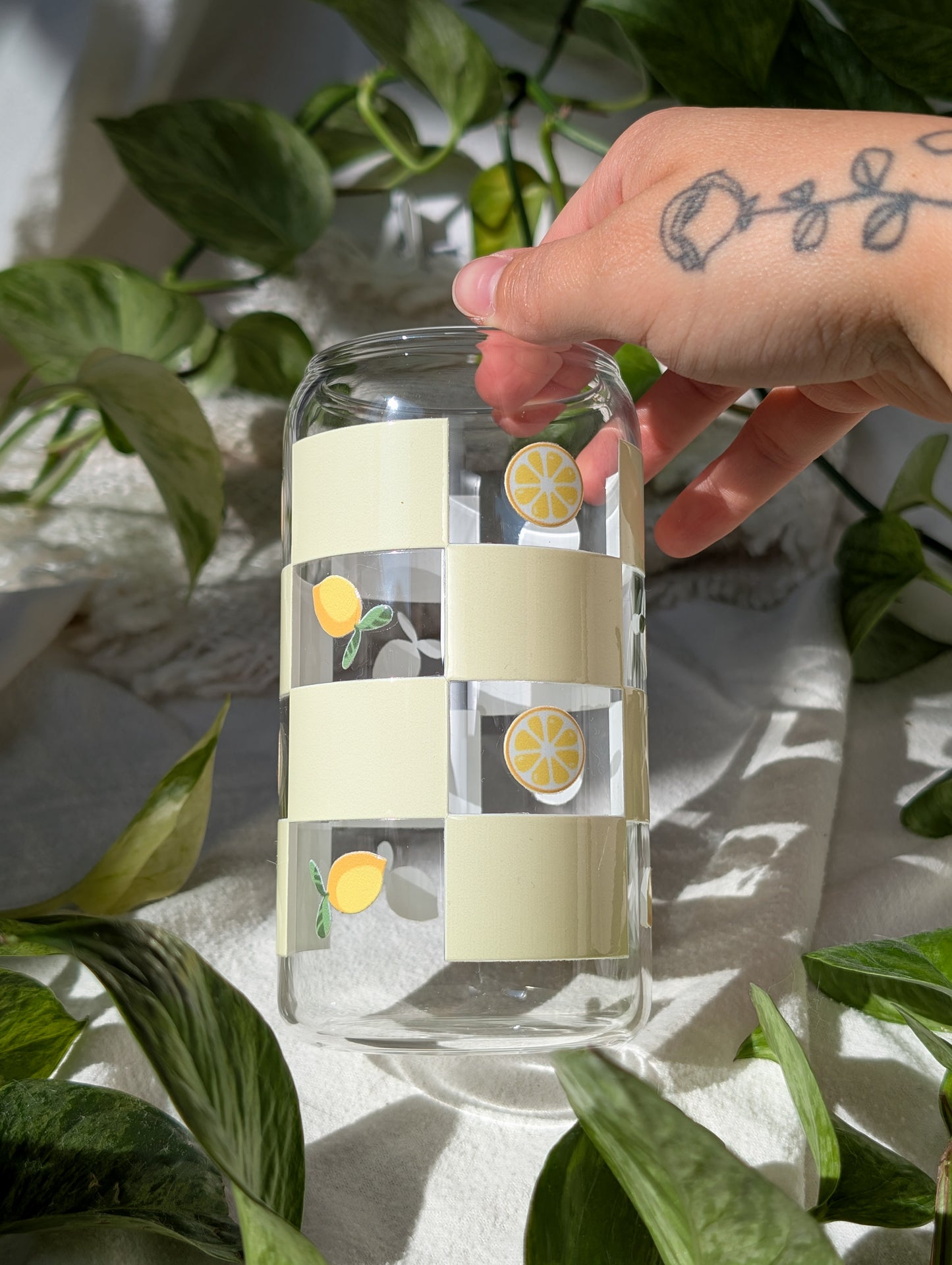 Modèle CITRON À CARREAUX * Verre avec couvercle et paille