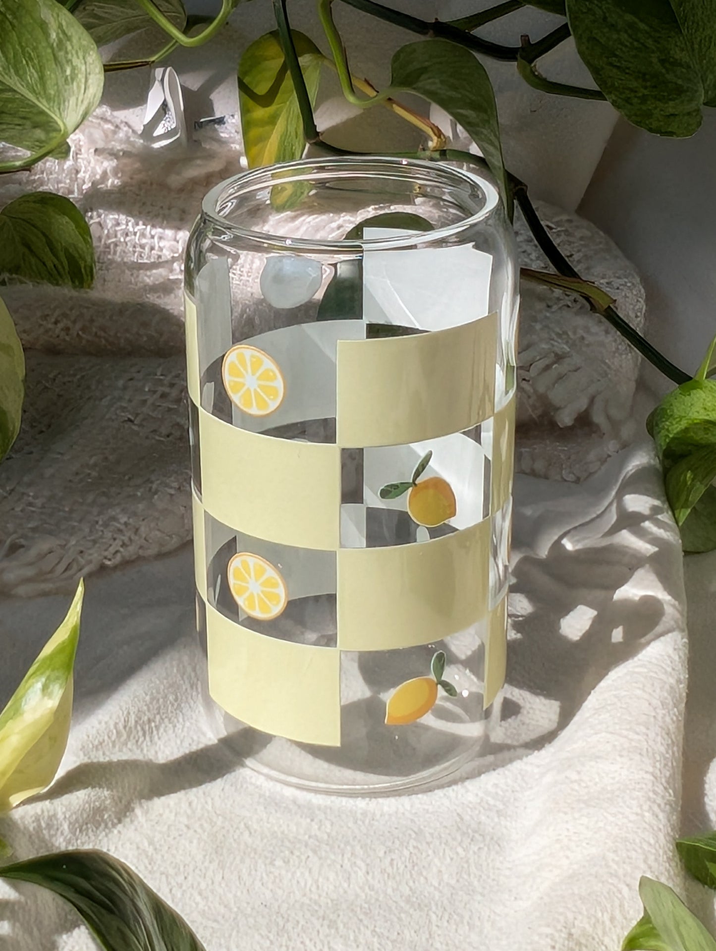 Modèle CITRON À CARREAUX * Verre avec couvercle et paille