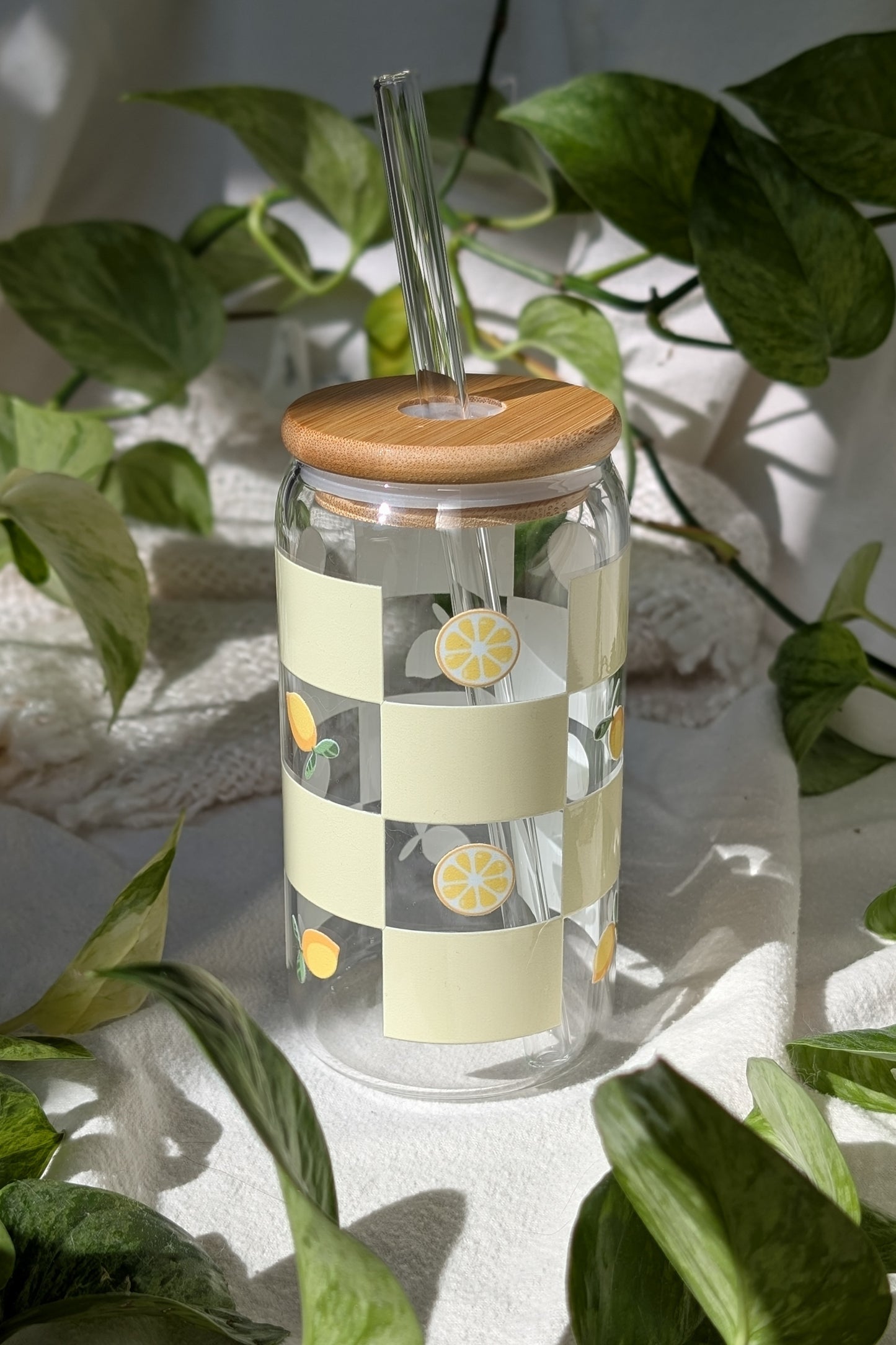 Modèle CITRON À CARREAUX * Verre avec couvercle et paille