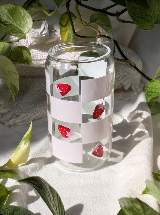 Modèle FRAISE À CARREAUX * Verre avec couvercle et paille